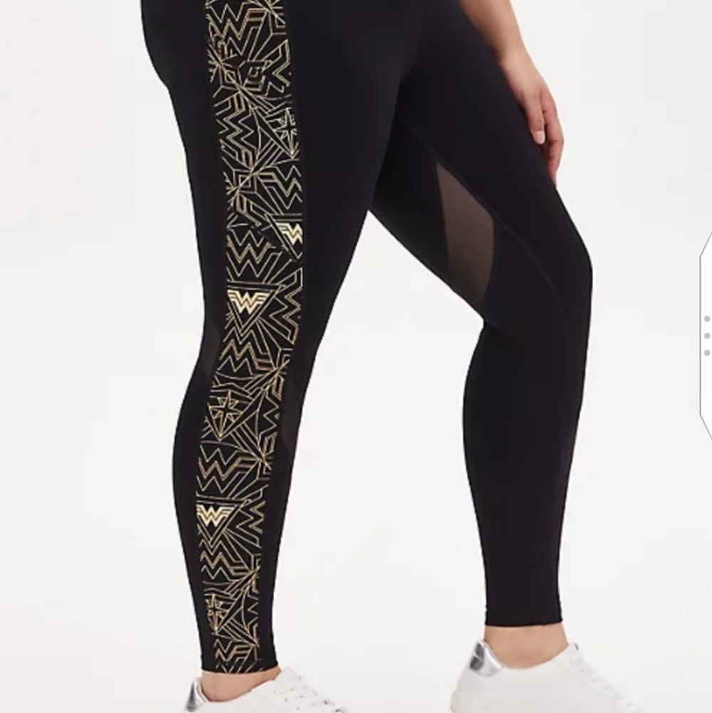 🆕 4X WONDER WOMAN 84 ACTIVE LEGGINGS WITH POCKETS